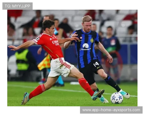 国米巴雷拉抢断推进完成精准助攻:场上瞬间与场下传承 国米巴雷拉抢断推进完成精准助攻:场上瞬间与场下传承