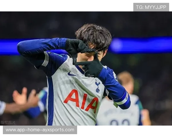 孙兴慜定位球直接破门，热刺技术全开