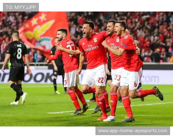 本菲卡青年军压上形成威胁,替补点射锁定胜利 本菲卡青年军压上形成威胁,替补点射锁定胜利